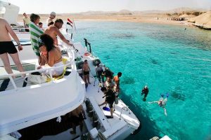 Snorkeling depuis le bateau