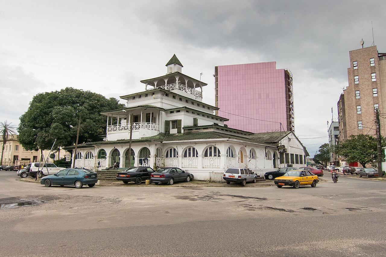 Palais des rois Bell, dit La Pagode, a Douala