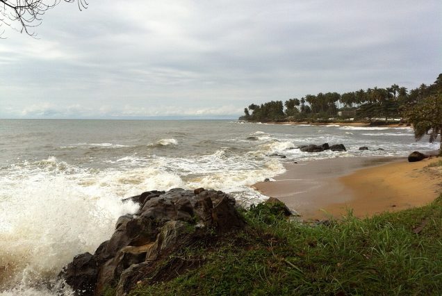 Plage de sable de Kribi au Cameroun