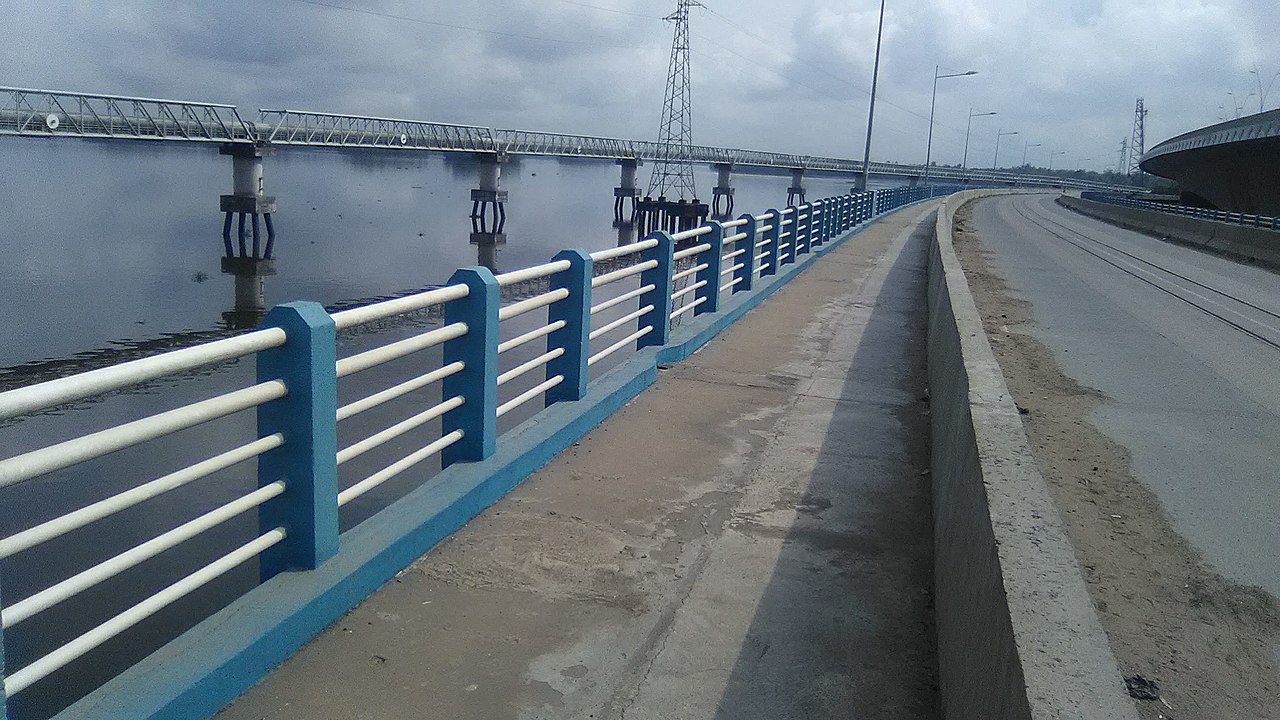 Pont sur le fleuve Wouri a Douala