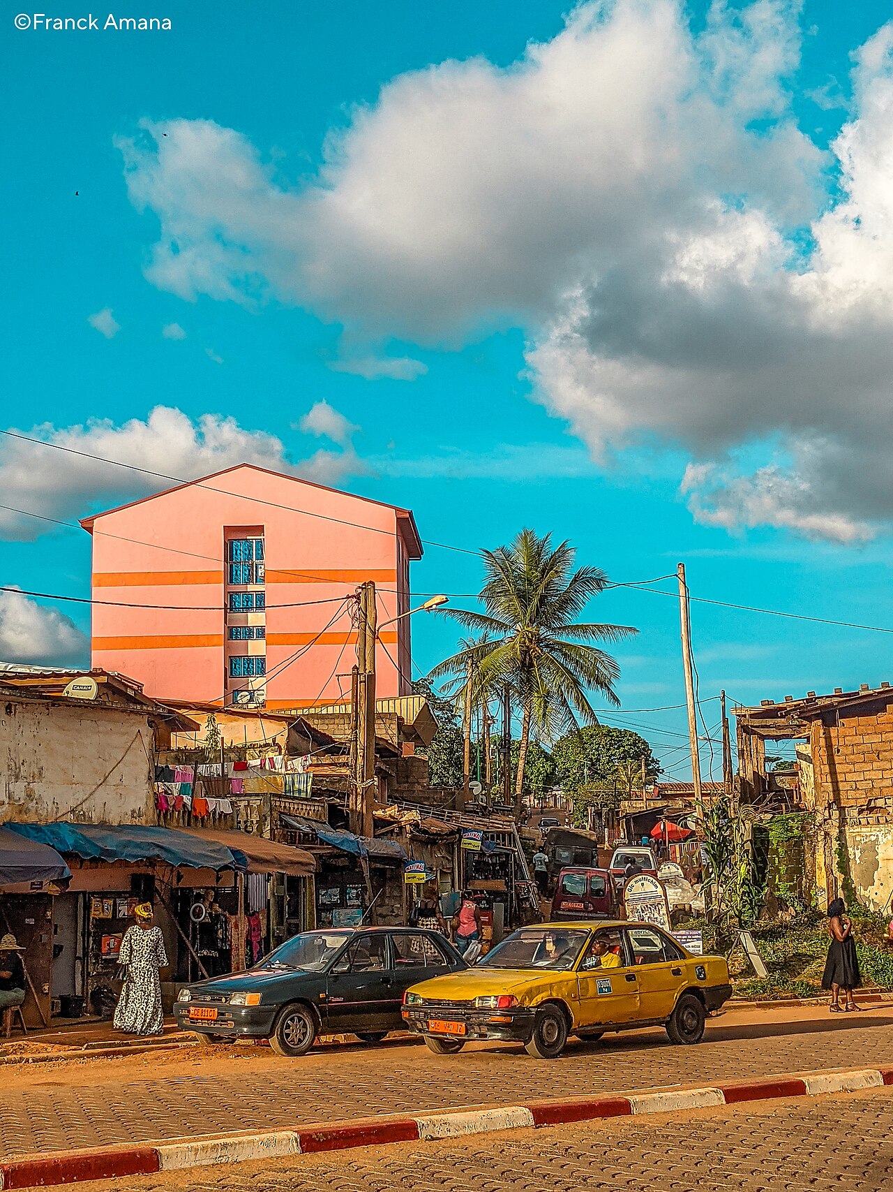 Yaounde et ses collines, quartier Essos