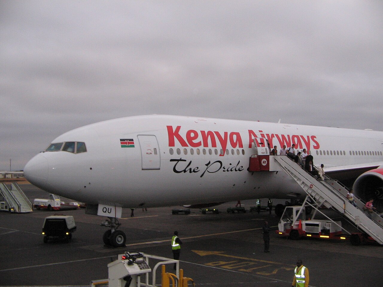 Avion a l aeroport Jomo Kenyatta de Nairobi