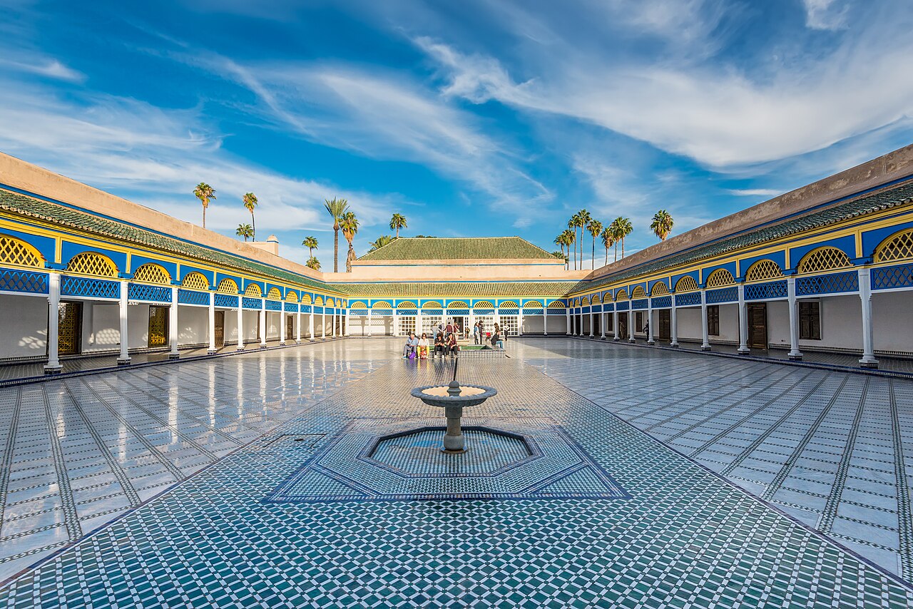 La grande cour du palais de la Bahia a Marrakech