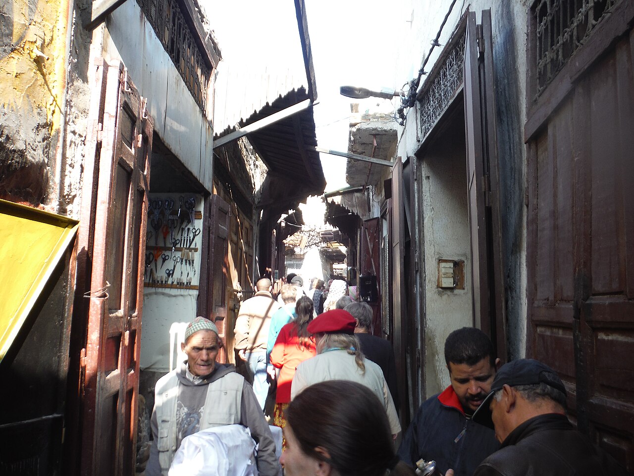 Ruelle et souk de la medina de Fes el-Bali