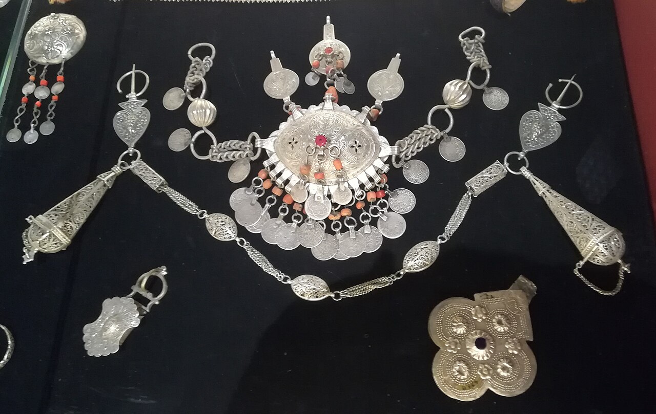 Bijoux berberes marocains en argent et corail