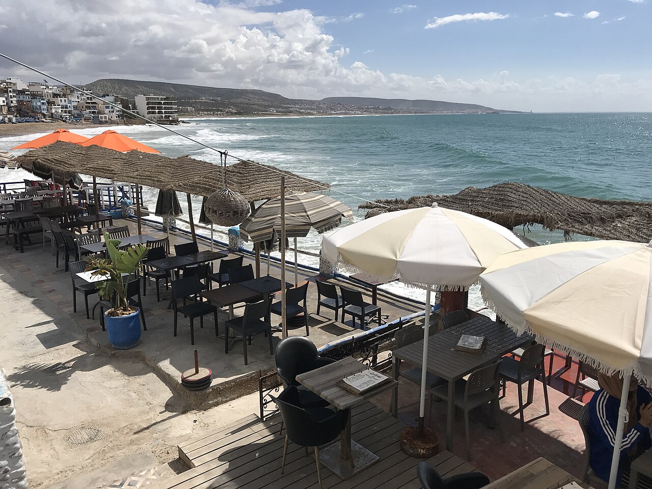 Le front de mer de Taghazout, village de surf
