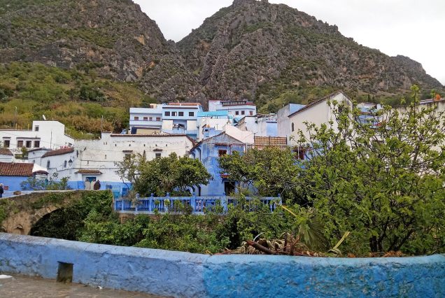 Arrivée sur Chefchaouen, la ville bleue adossée au Rif