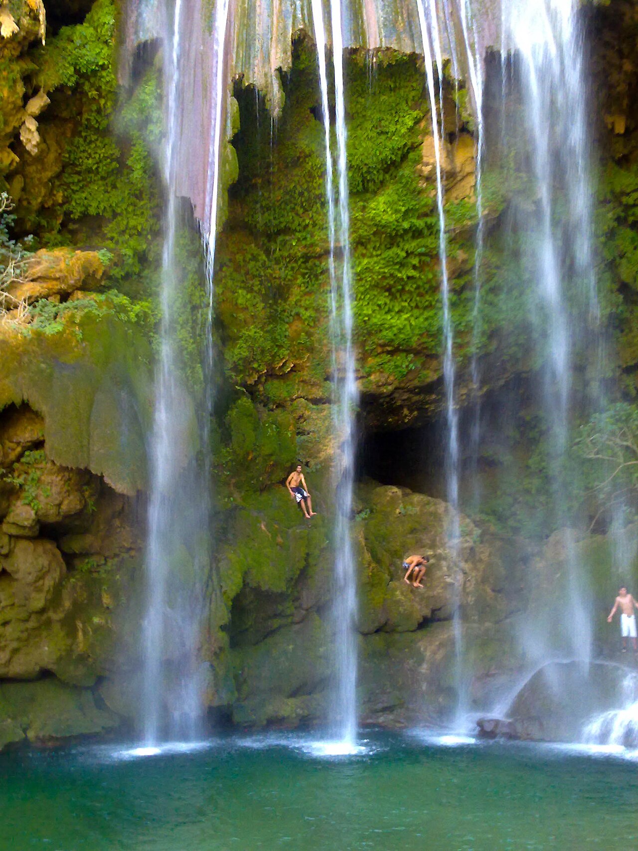 La grande cascade d Akchour