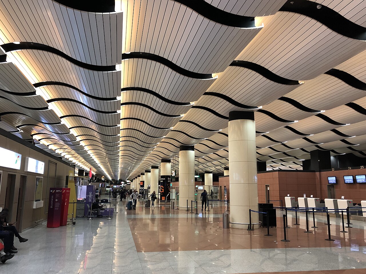 Hall des departs de l aeroport de Dakar