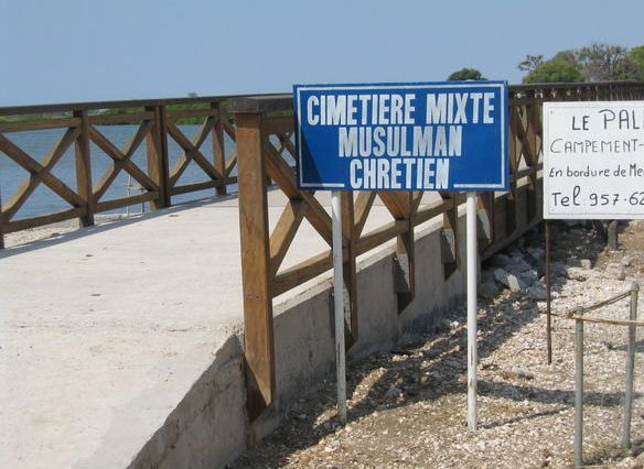 Le cimetière mixte musulman-chrétien de Fadiouth