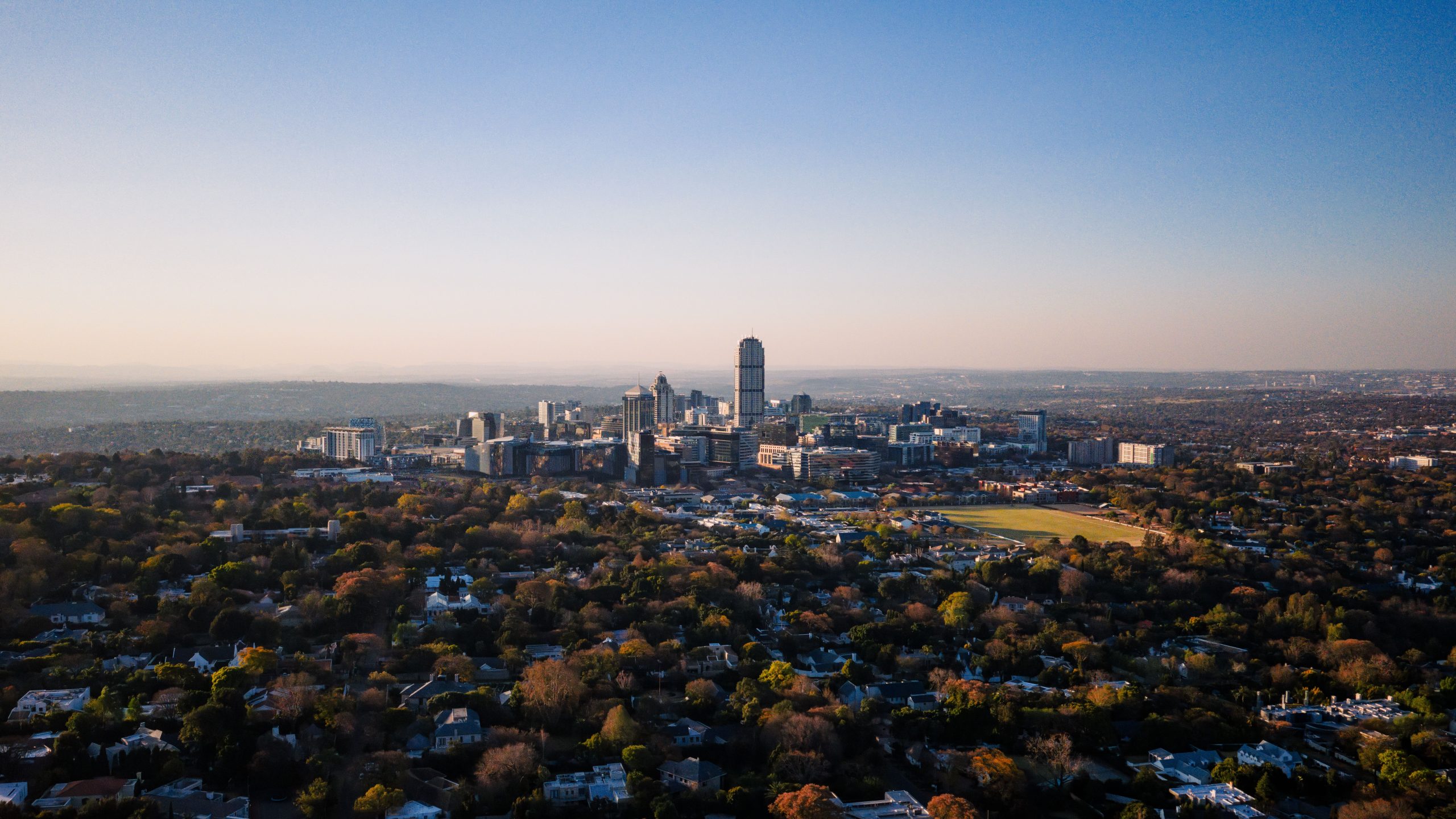 Vue aerienne des gratte-ciel de Sandton a Johannesburg