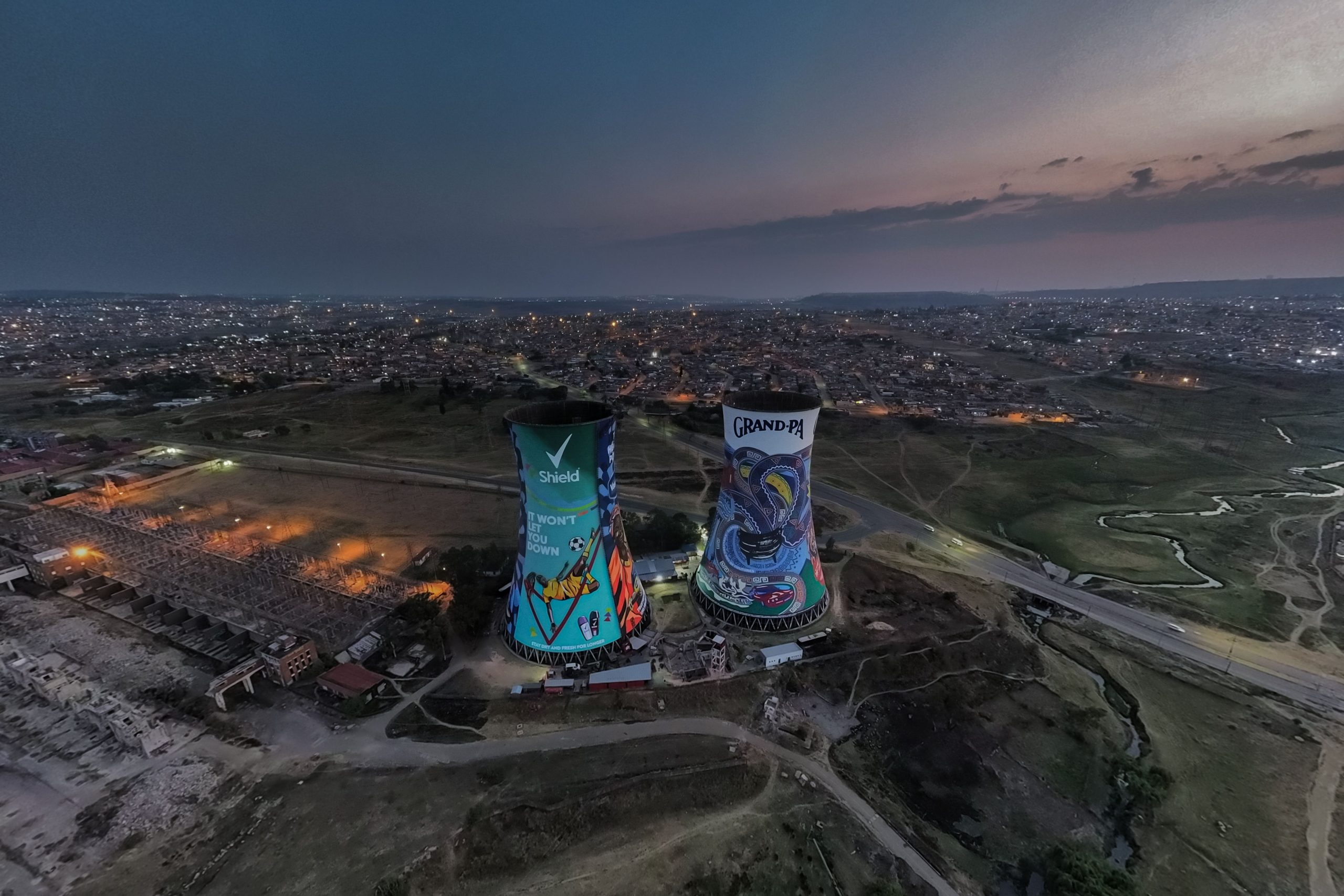 Les tours d Orlando a Soweto au crepuscule