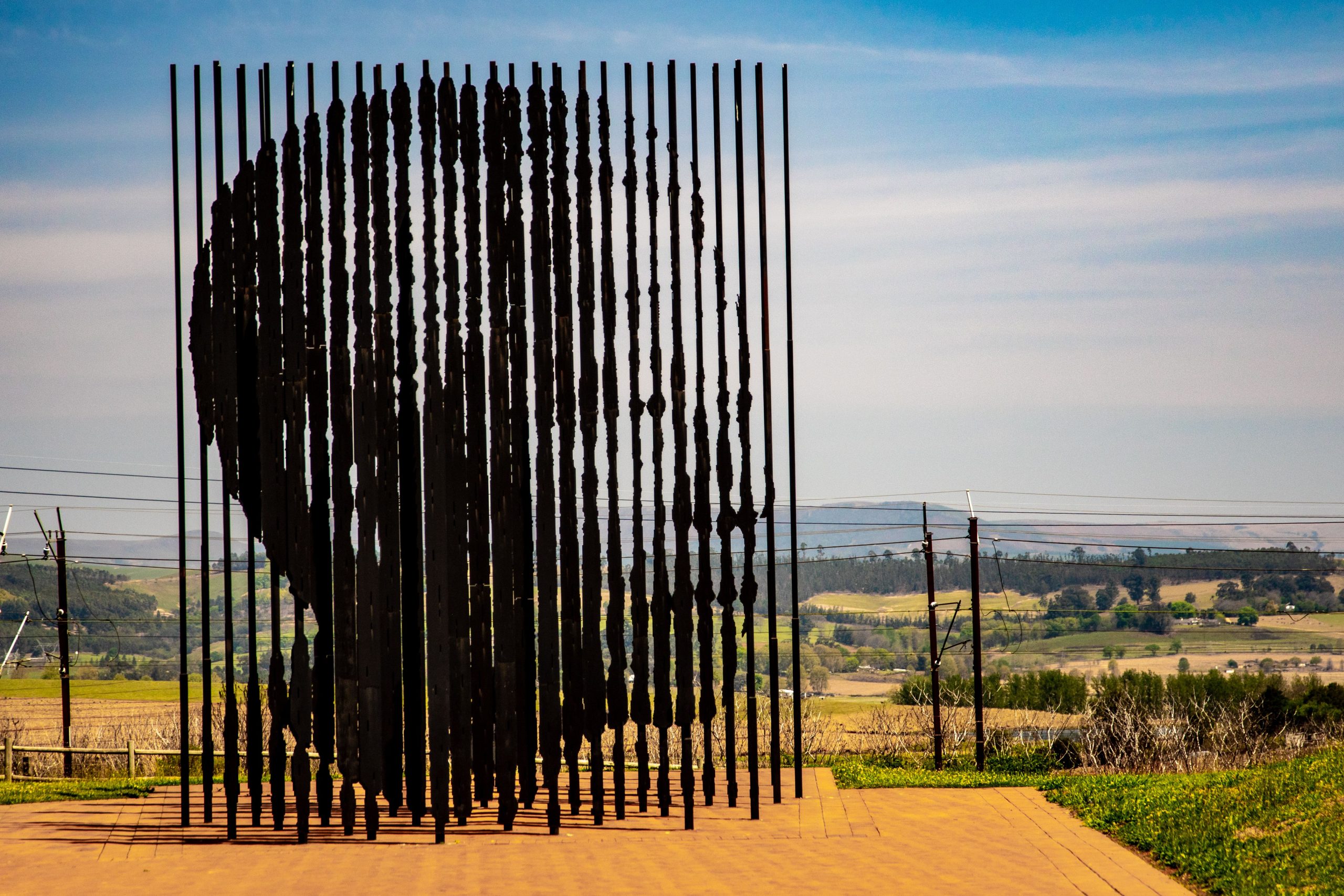 Sculpture monumentale en hommage a Nelson Mandela